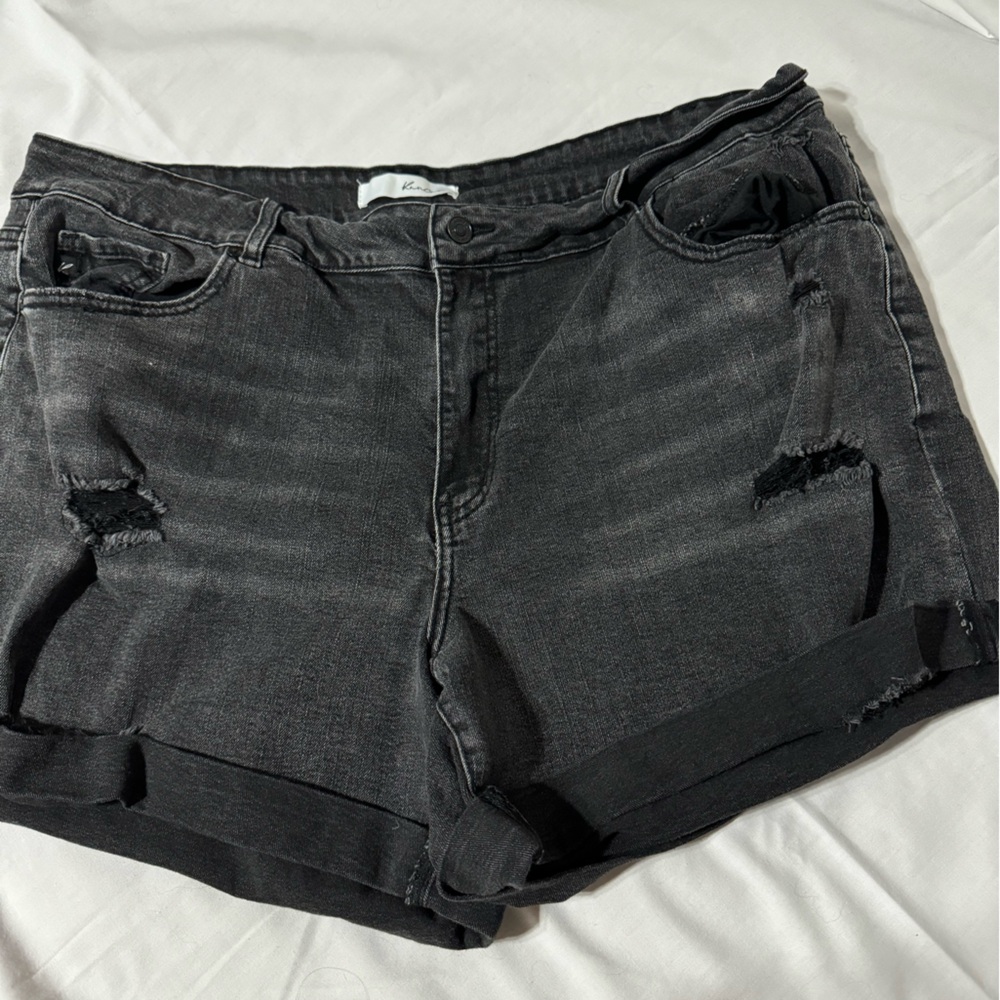 Kancan size 20 black denim shorts